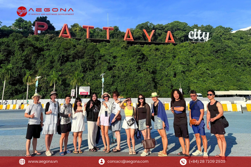 Leaders Aegona tại bãi biển Pattaya